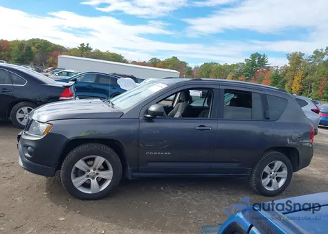 2017 Jeep Compass Sport 4X4 из США, поврежденный, VIN 1C4NJDBB7HD105745